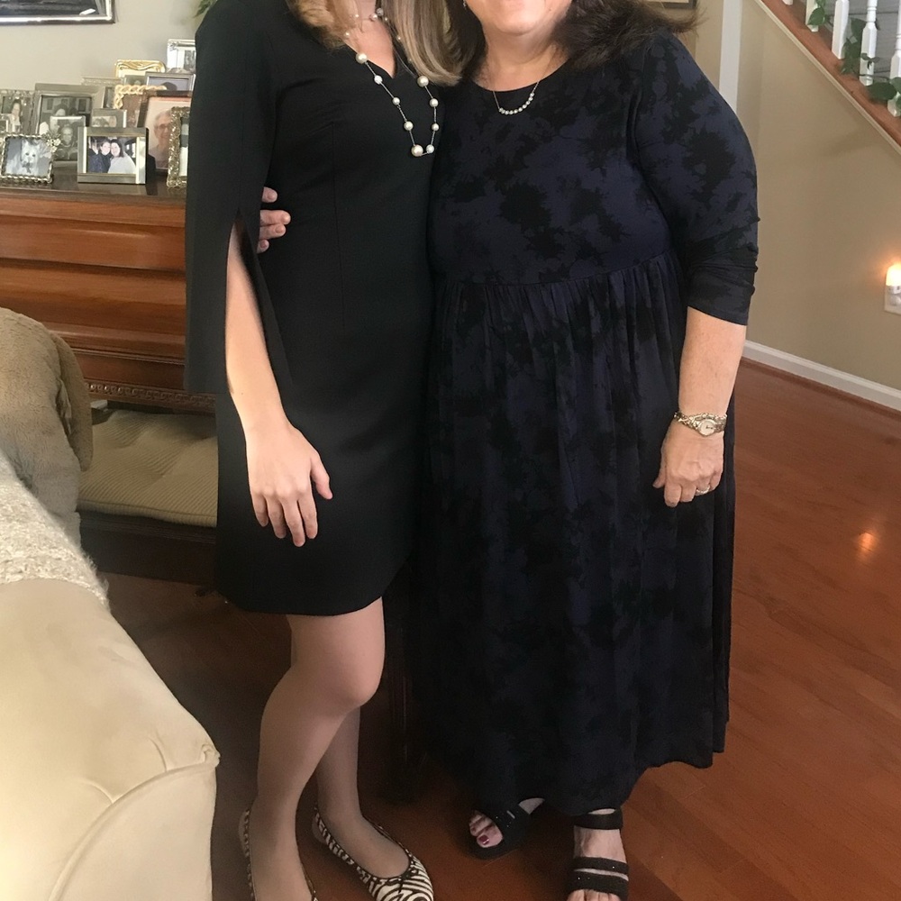 Beautiful little black dress!